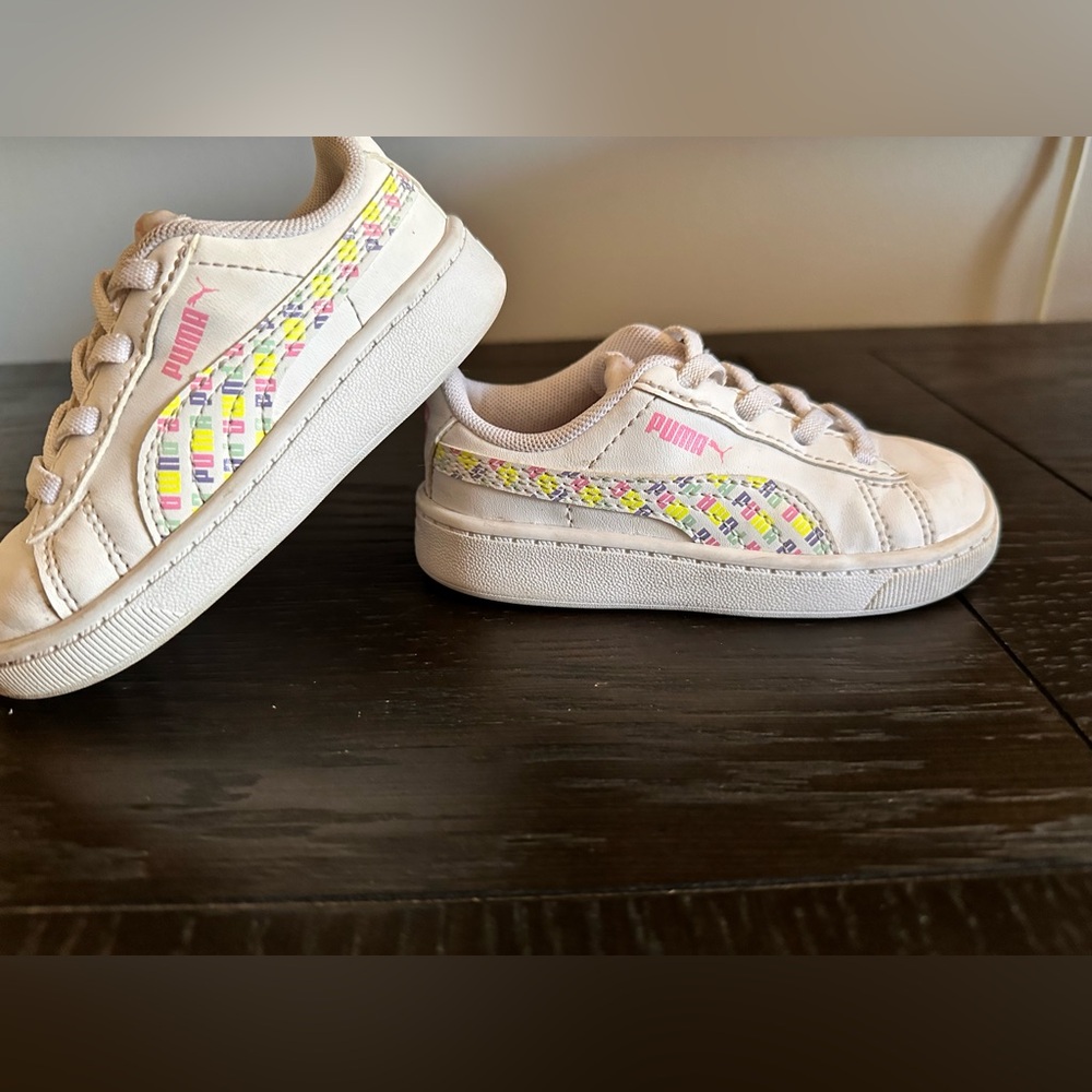 Kids puma shoes